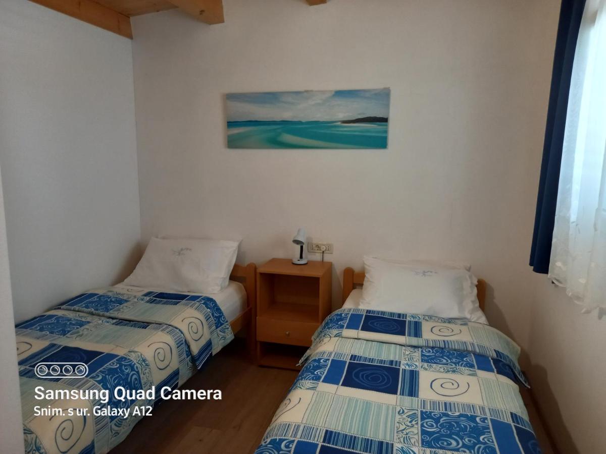 Apartmani Rukonic Aleksandar เนเรซีน ภายนอก รูปภาพ