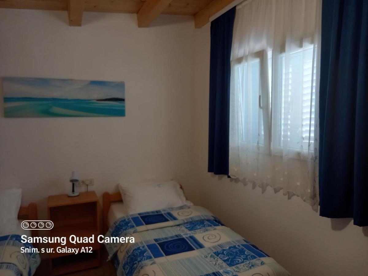 Apartmani Rukonic Aleksandar เนเรซีน ภายนอก รูปภาพ