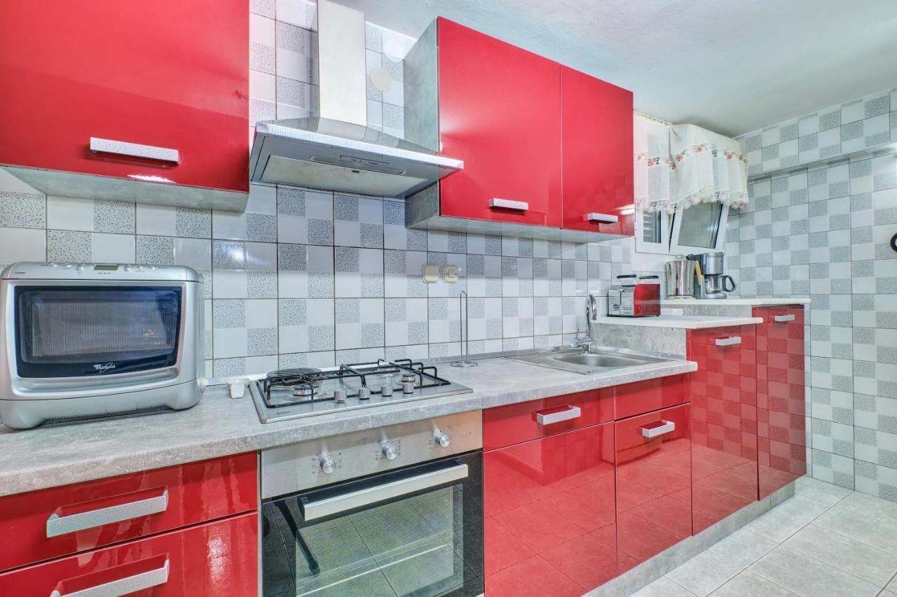 Apartmani Rukonic Aleksandar เนเรซีน ภายนอก รูปภาพ